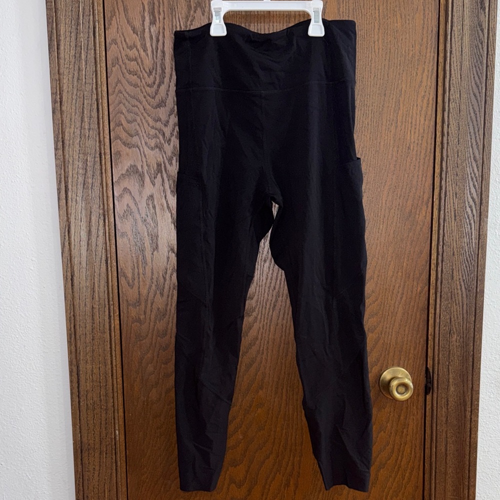 Zyia Black High-Waisted Leggings
